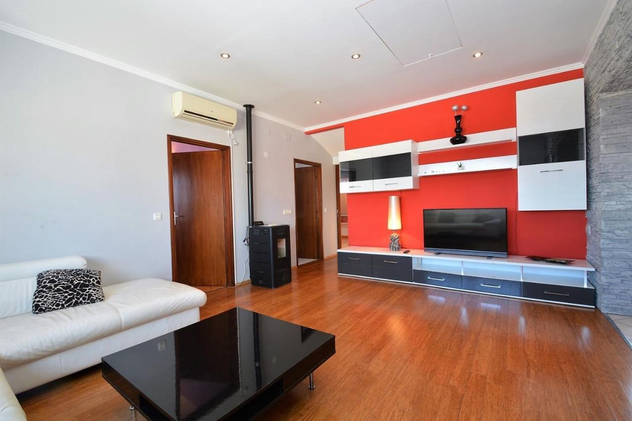 House Luciana Hotel Mali Losinj Exterior photo